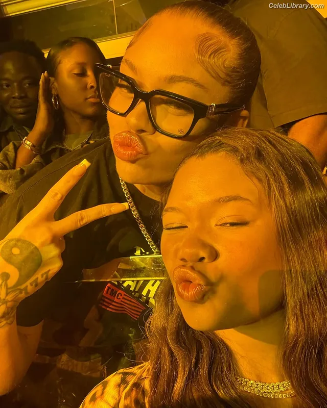 Storm Reid photo 4 of 884