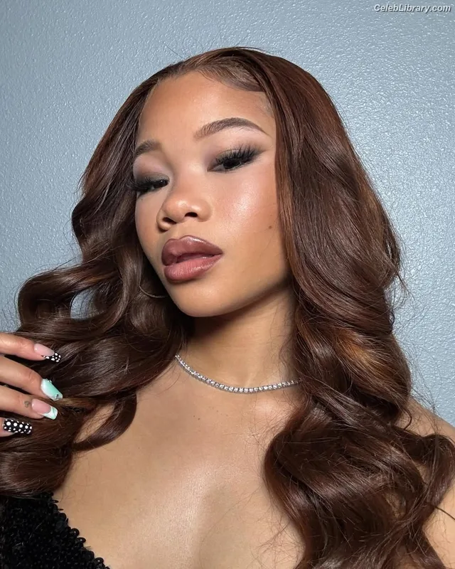 Storm Reid photo 7 of 884