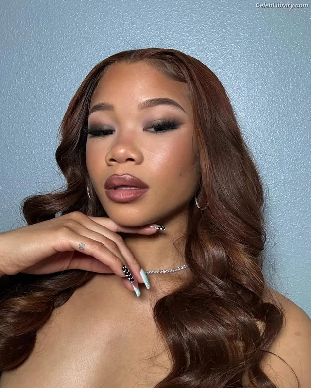 Storm Reid photo 15 of 884