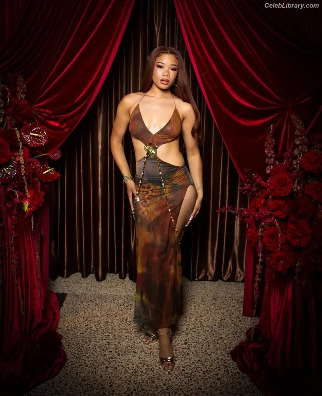 Storm Reid photo 4 of 884