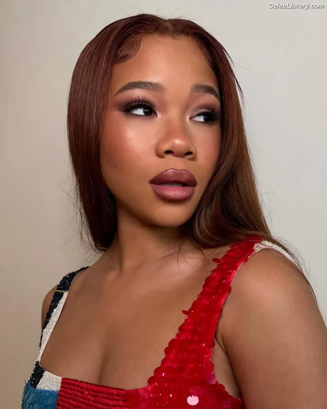 Storm Reid photo 2 of 884