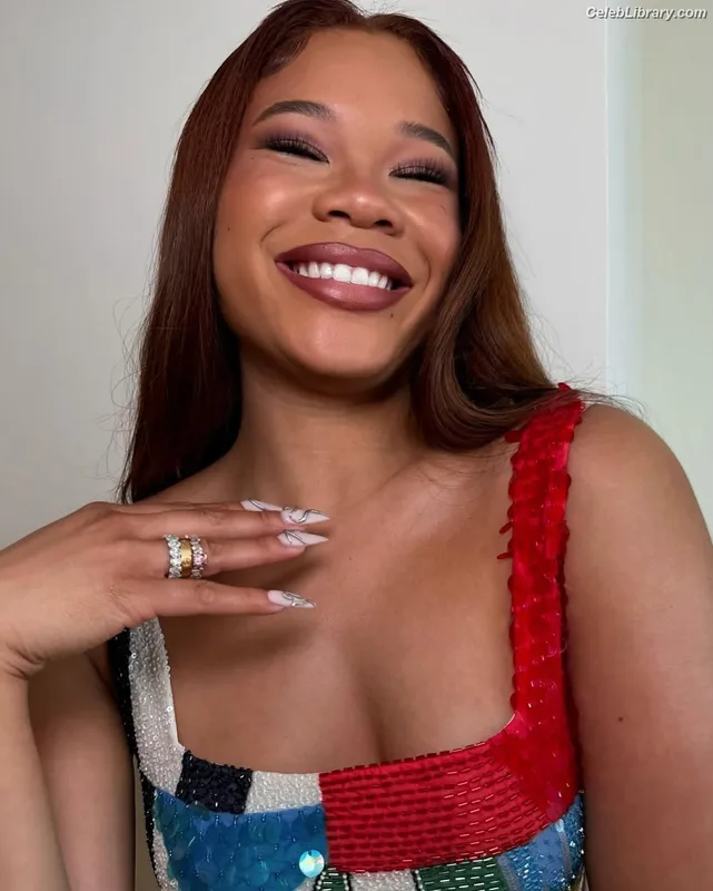 Storm Reid photo 4 of 884
