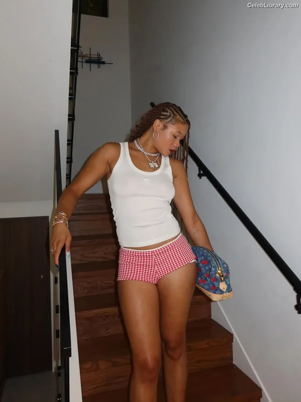 Storm Reid photo 5 of 884