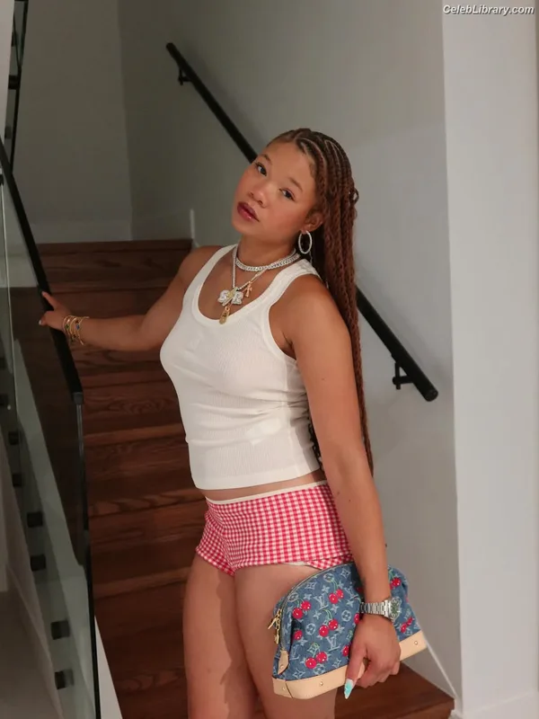 Storm Reid photo 12 of 884