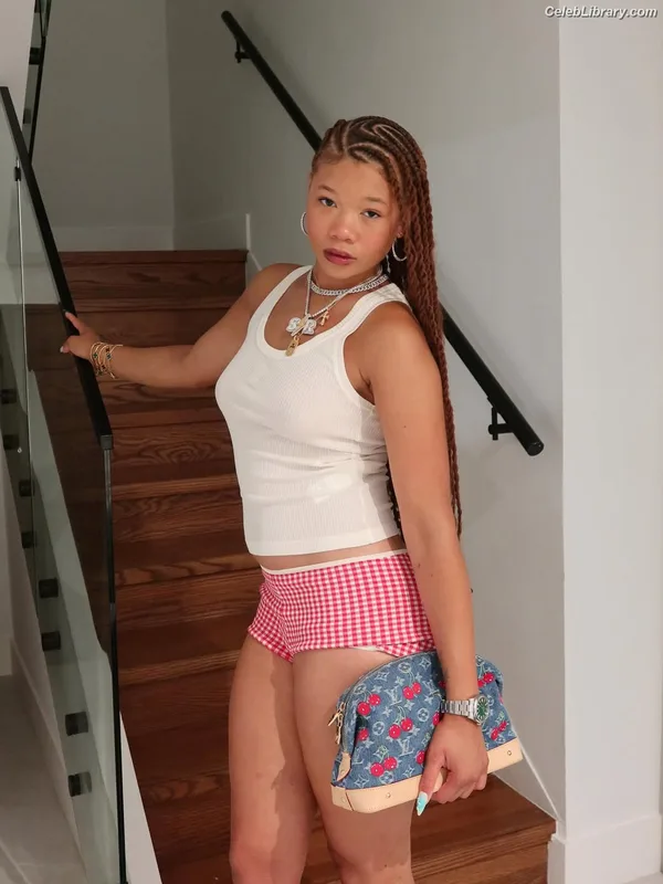 Storm Reid photo 13 of 884