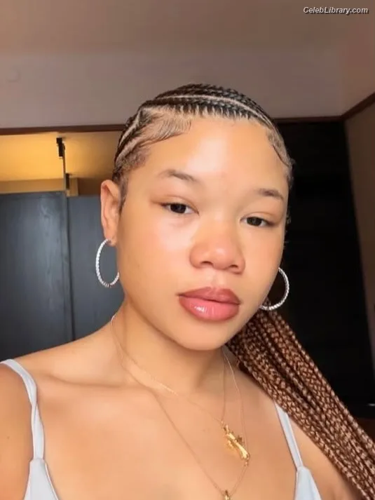 Storm Reid photo 10 of 884