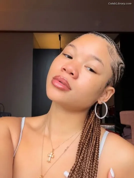 Storm Reid photo 11 of 884