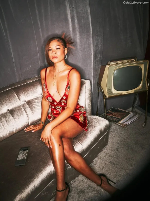 Storm Reid photo 1 of 884