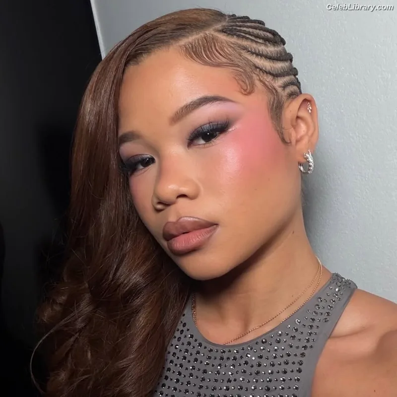 Storm Reid photo 3 of 884