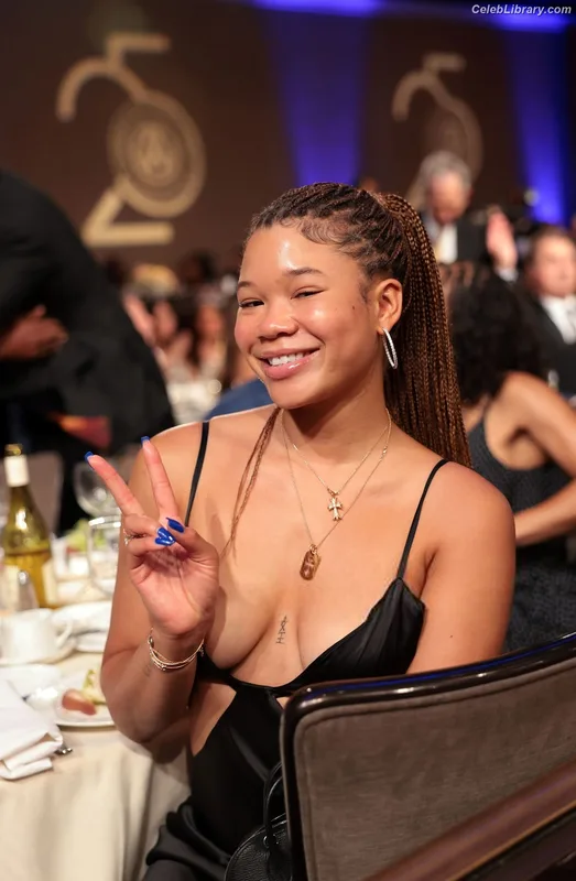 Storm Reid photo 18 of 884