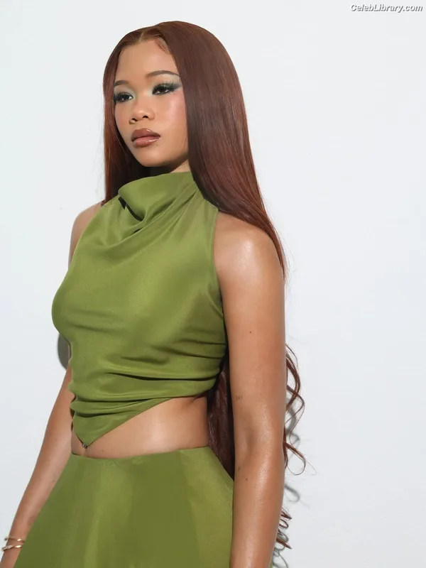 Storm Reid photo 2 of 884
