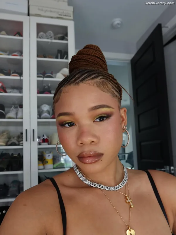 Storm Reid photo 4 of 884