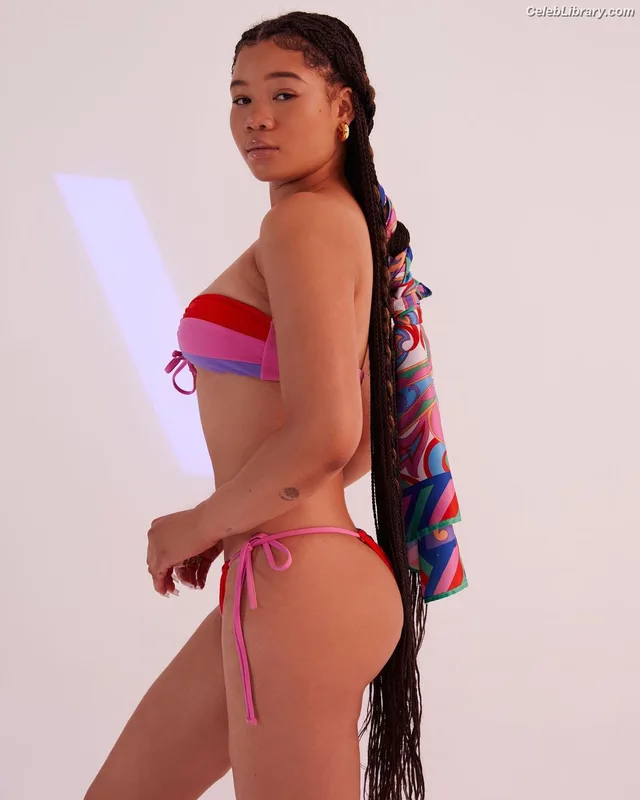 Storm Reid photo 24 of 884