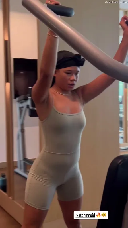 Storm Reid photo 17 of 884