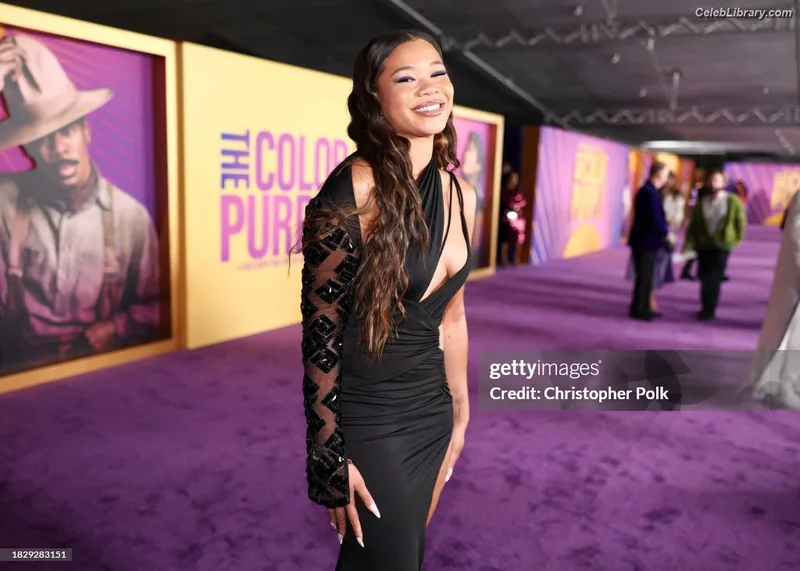 Storm Reid photo 1 of 884