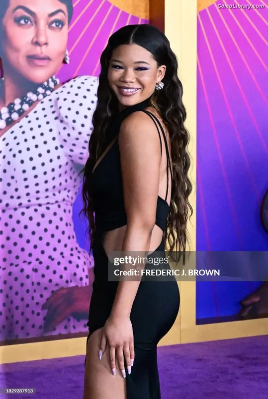 Storm Reid photo 5 of 884