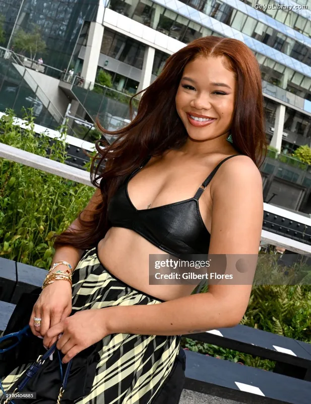 Storm Reid photo 5 of 884