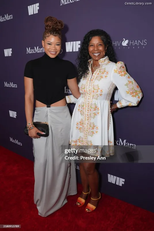 Storm Reid photo 3 of 884