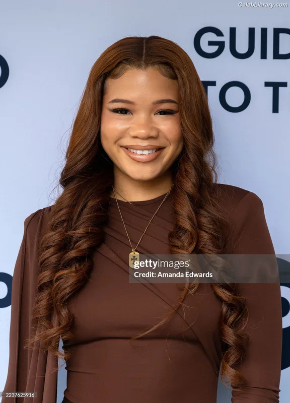Storm Reid photo 1 of 884