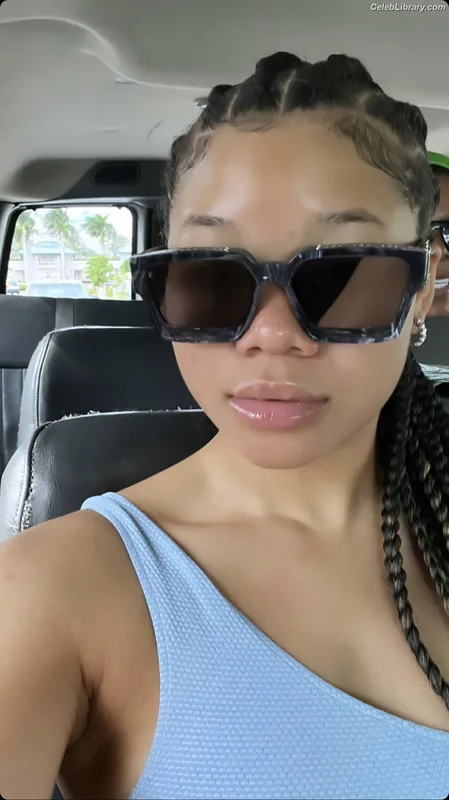 Storm Reid photo 16 of 884