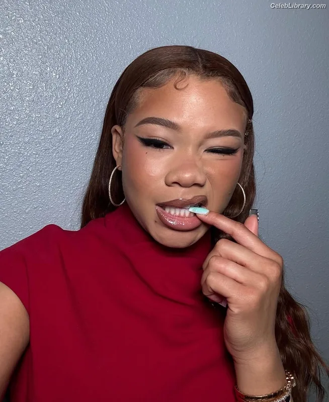 Storm Reid photo 21 of 884