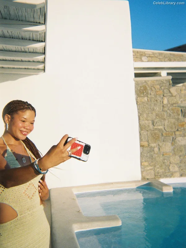 Storm Reid photo 4 of 884