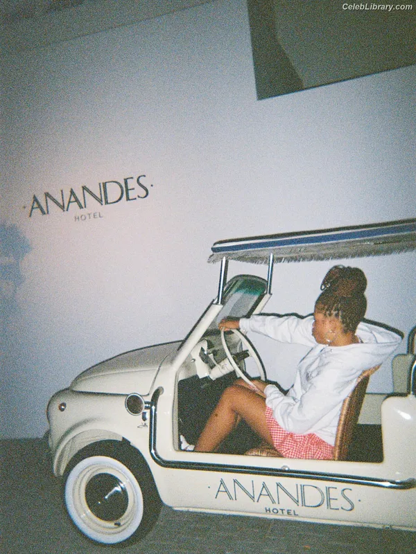 Storm Reid photo 6 of 884