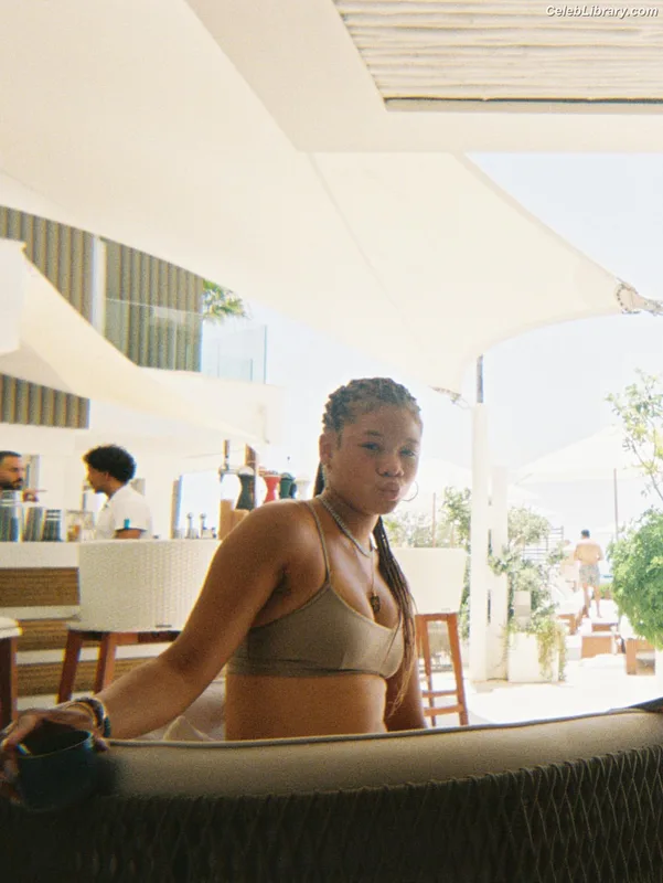 Storm Reid photo 8 of 884
