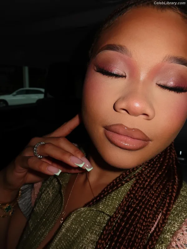 Storm Reid photo 24 of 884