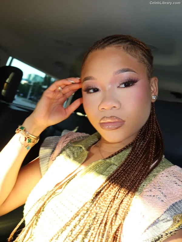 Storm Reid photo 2 of 884