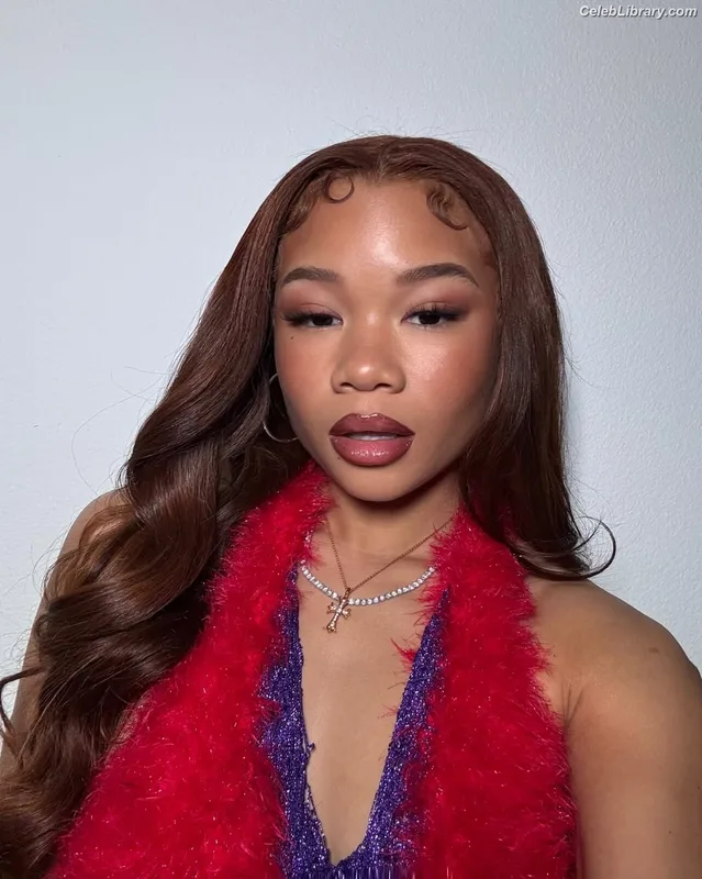 Storm Reid photo 14 of 884