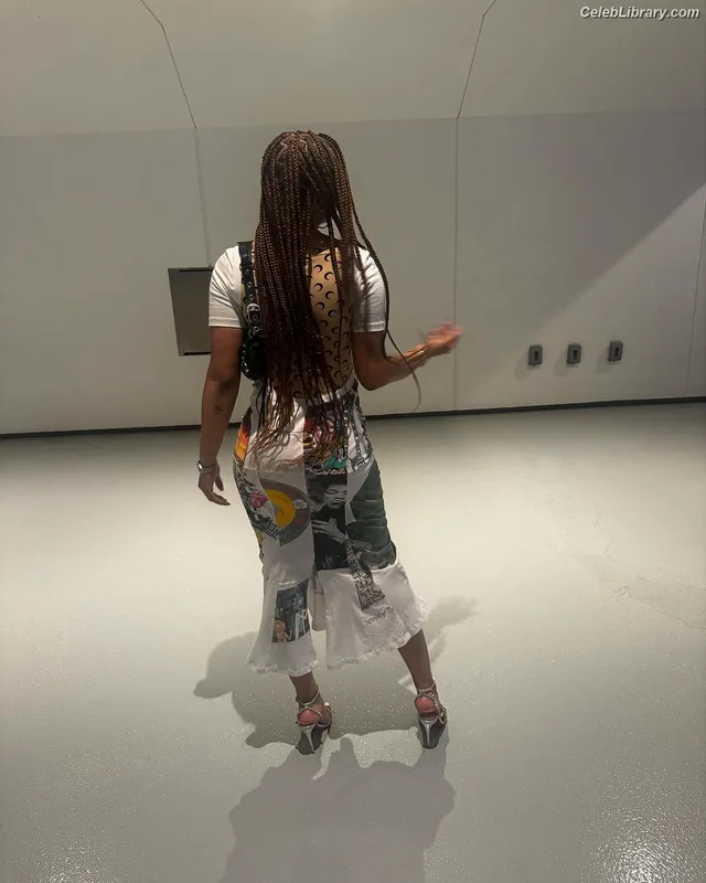 Storm Reid photo 24 of 884