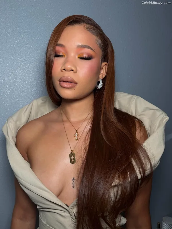 Storm Reid photo 7 of 884