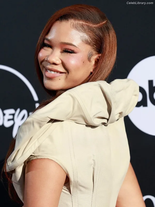 Storm Reid photo 15 of 884