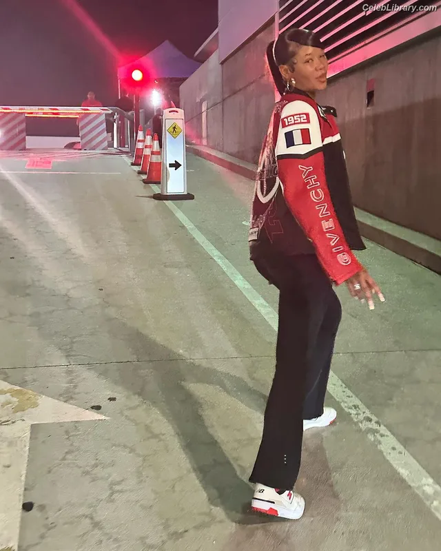 Storm Reid photo 4 of 884