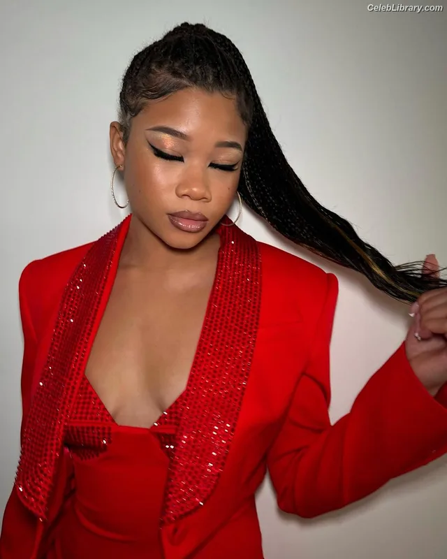 Storm Reid photo 14 of 884