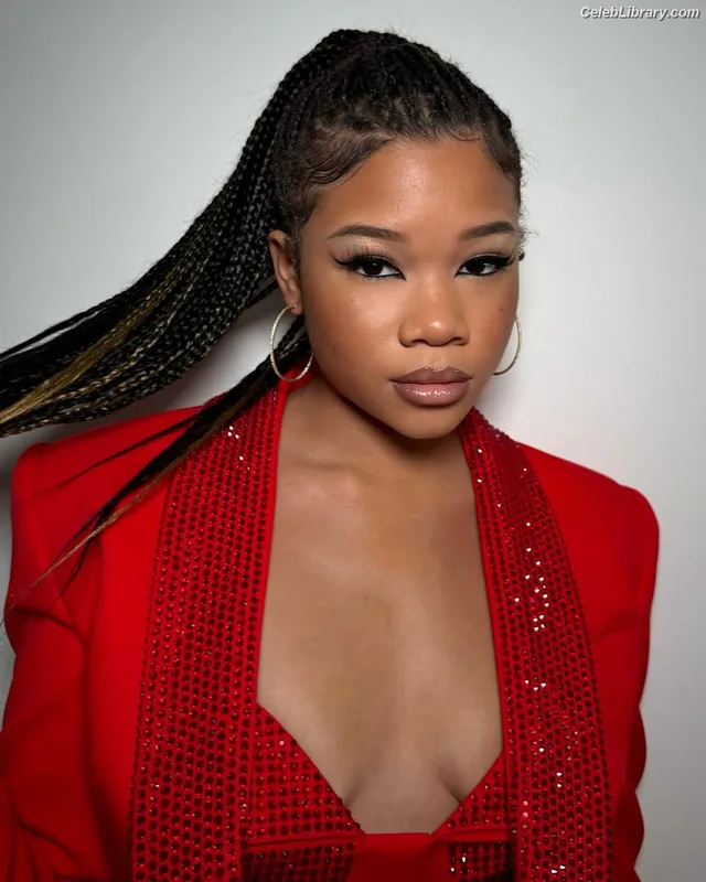 Storm Reid photo 19 of 884