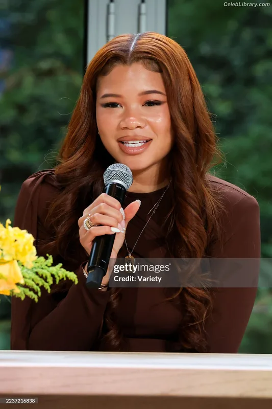 Storm Reid photo 17 of 884