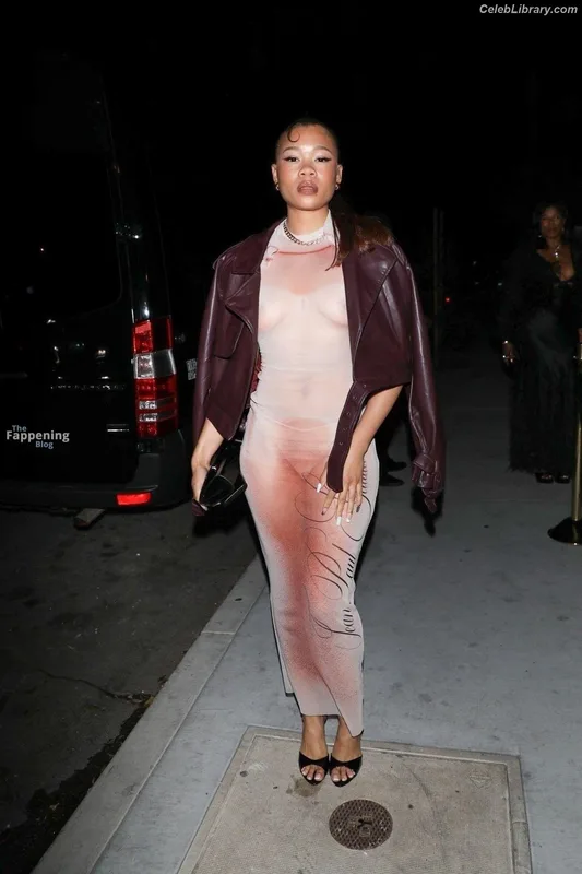 Storm Reid photo 1 of 884