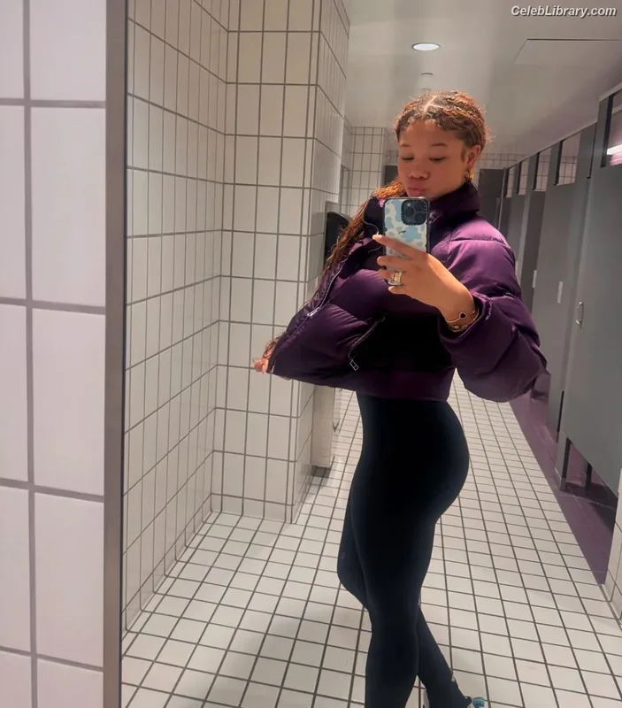 Storm Reid photo 9 of 884