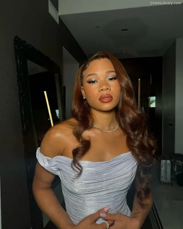 Storm Reid photo 10 of 884
