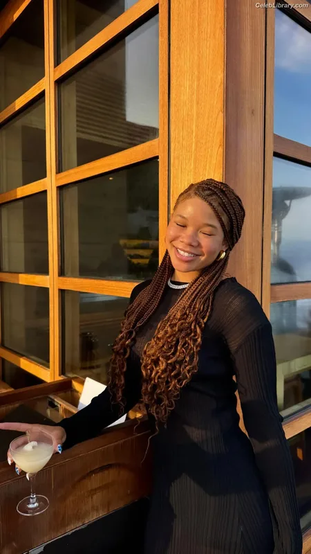 Storm Reid photo 15 of 884