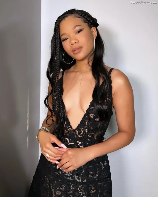 Storm Reid photo 8 of 884