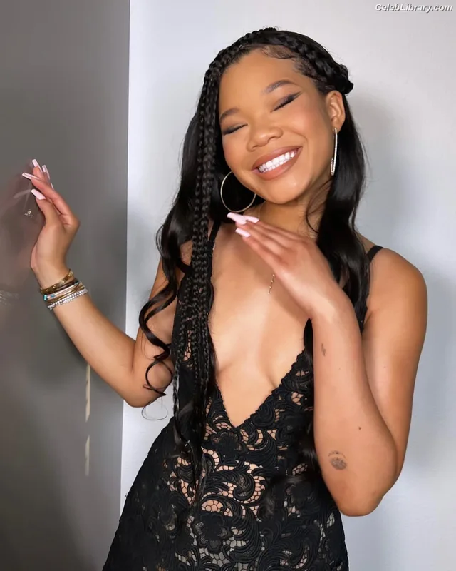 Storm Reid photo 10 of 884