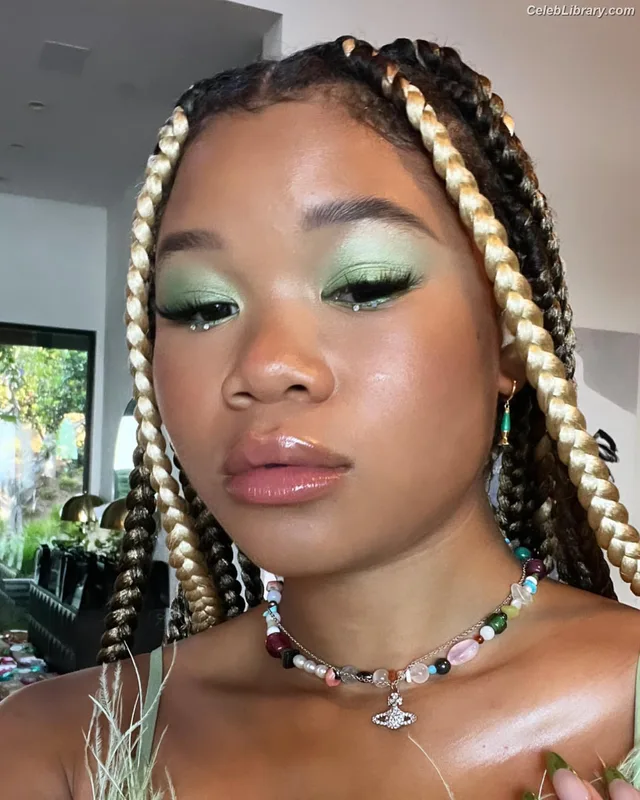 Storm Reid photo 8 of 884