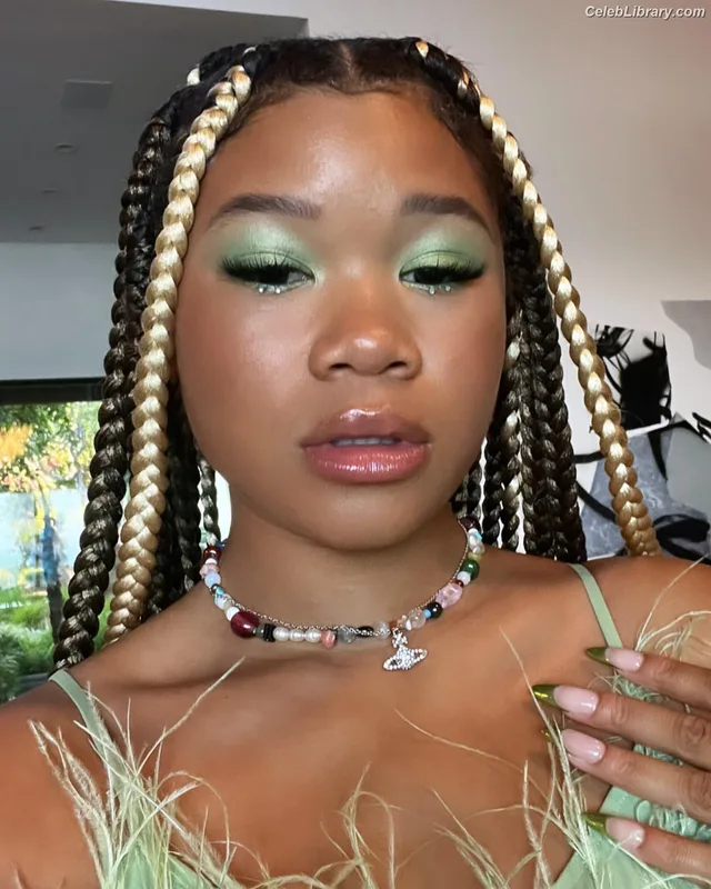 Storm Reid photo 11 of 884