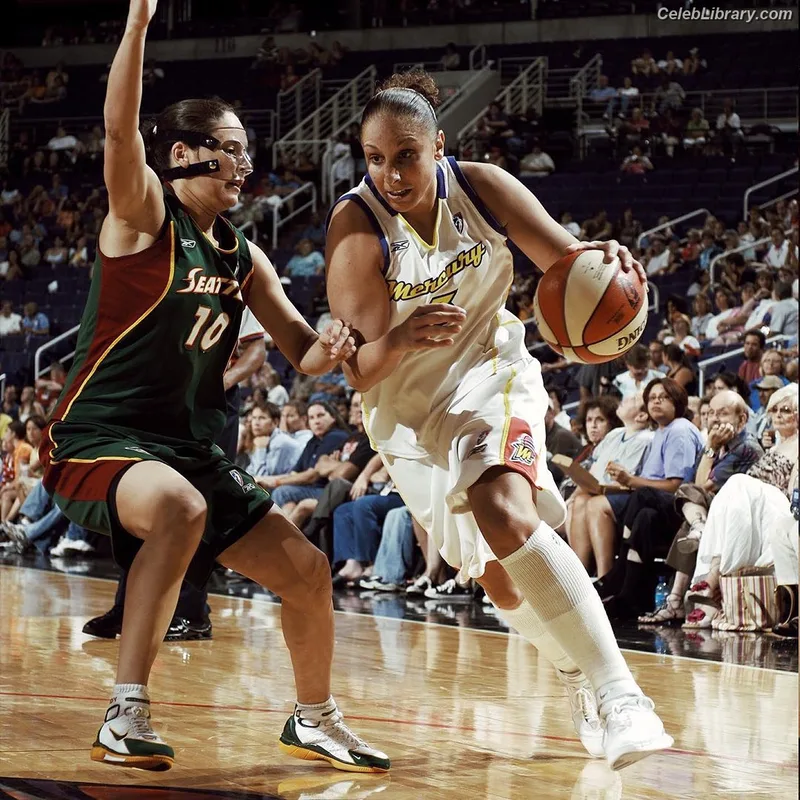 Sue Bird photo 6 of 158