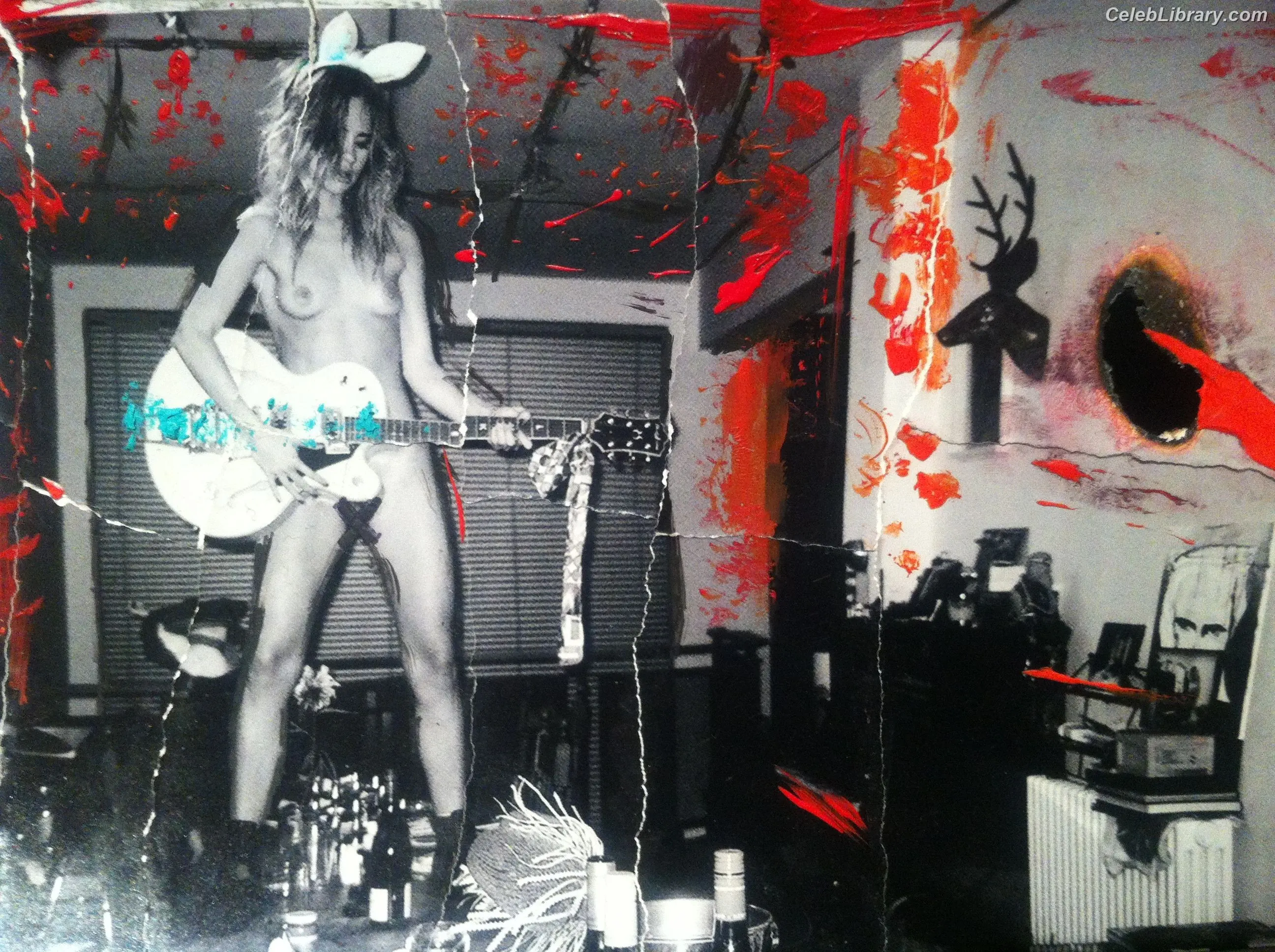 Suki Waterhouse photo 5 of 229