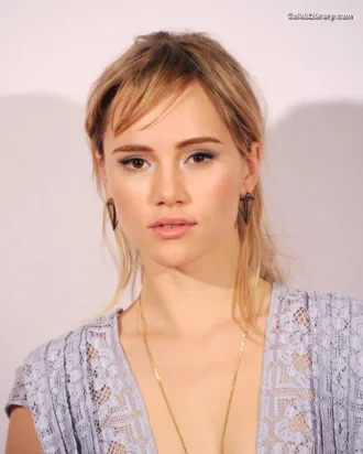Suki Waterhouse photo 23 of 230
