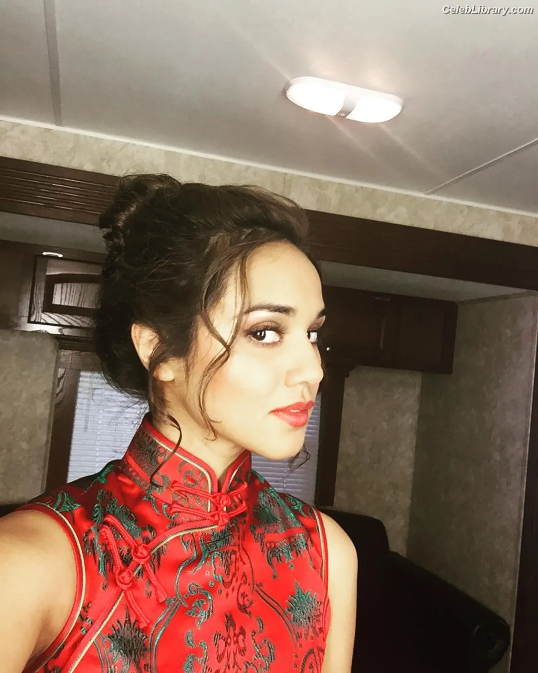 Summer Bishil photo 11 of 152